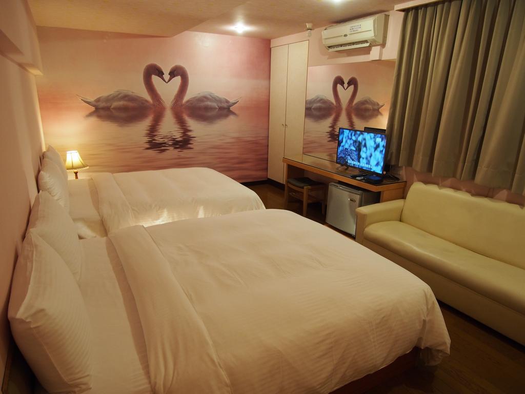 Day Chen Hotel Yilan Екстер'єр фото