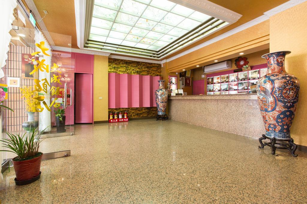 Day Chen Hotel Yilan Екстер'єр фото