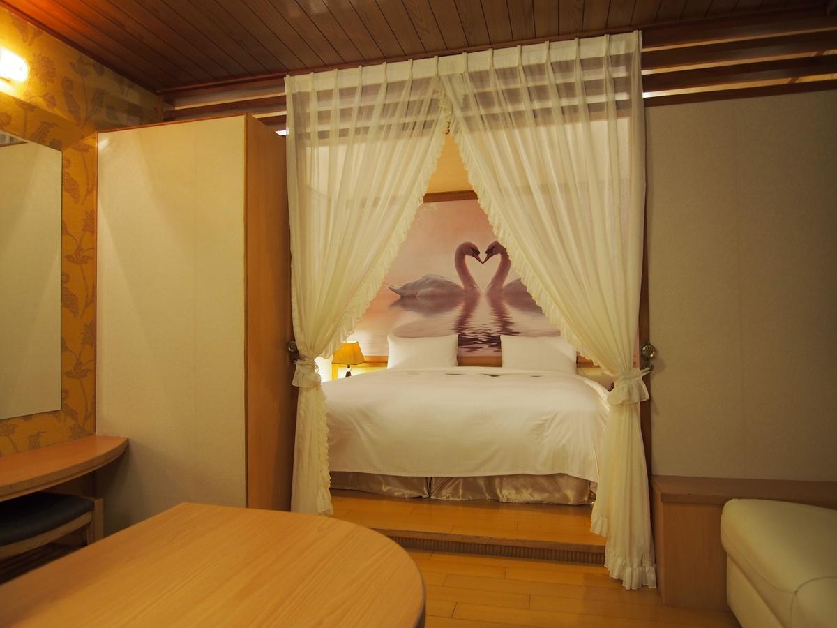 Day Chen Hotel Yilan Екстер'єр фото