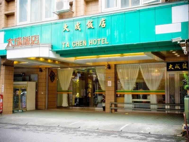 Day Chen Hotel Yilan Екстер'єр фото