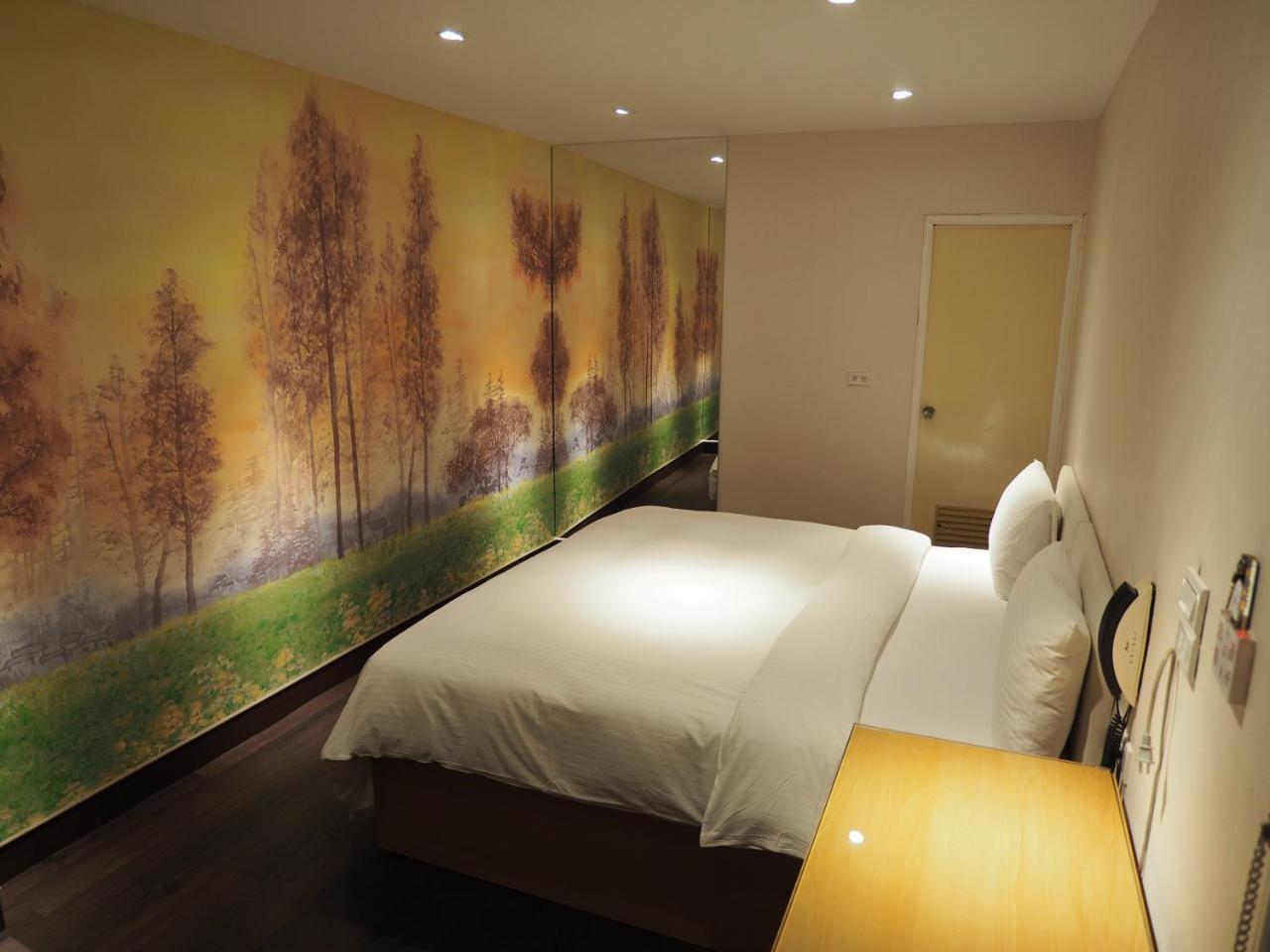 Day Chen Hotel Yilan Екстер'єр фото