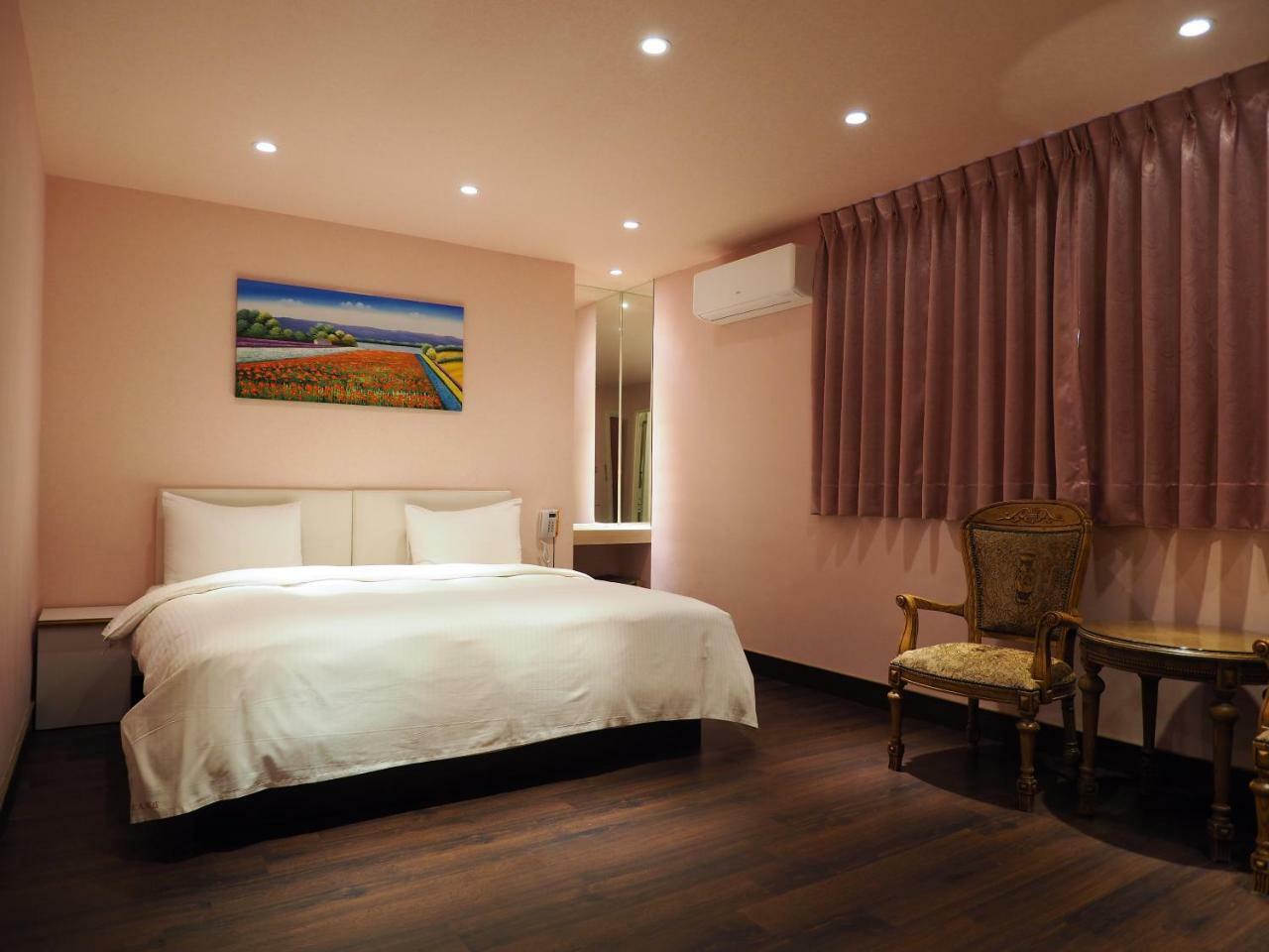 Day Chen Hotel Yilan Екстер'єр фото