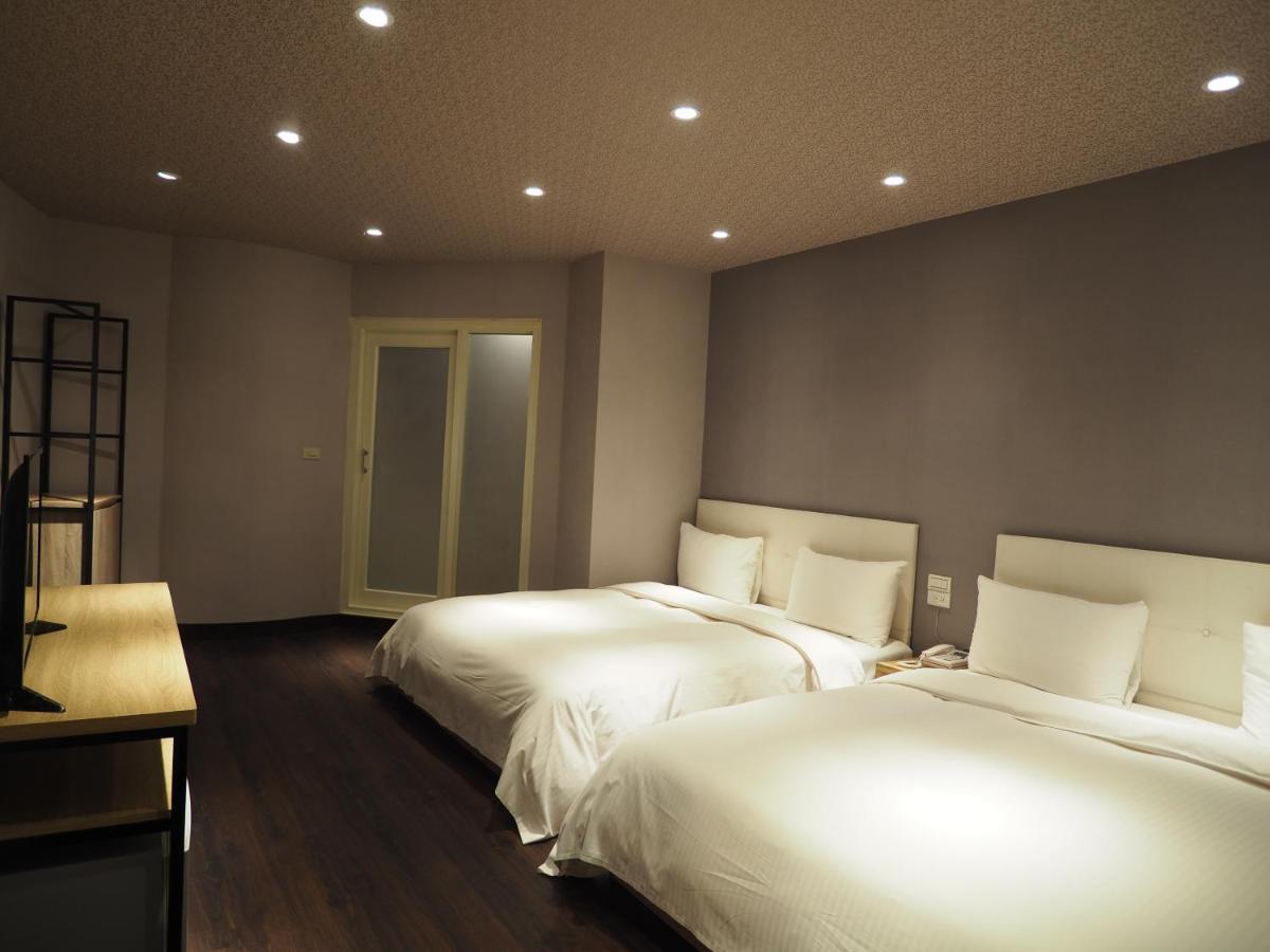 Day Chen Hotel Yilan Екстер'єр фото