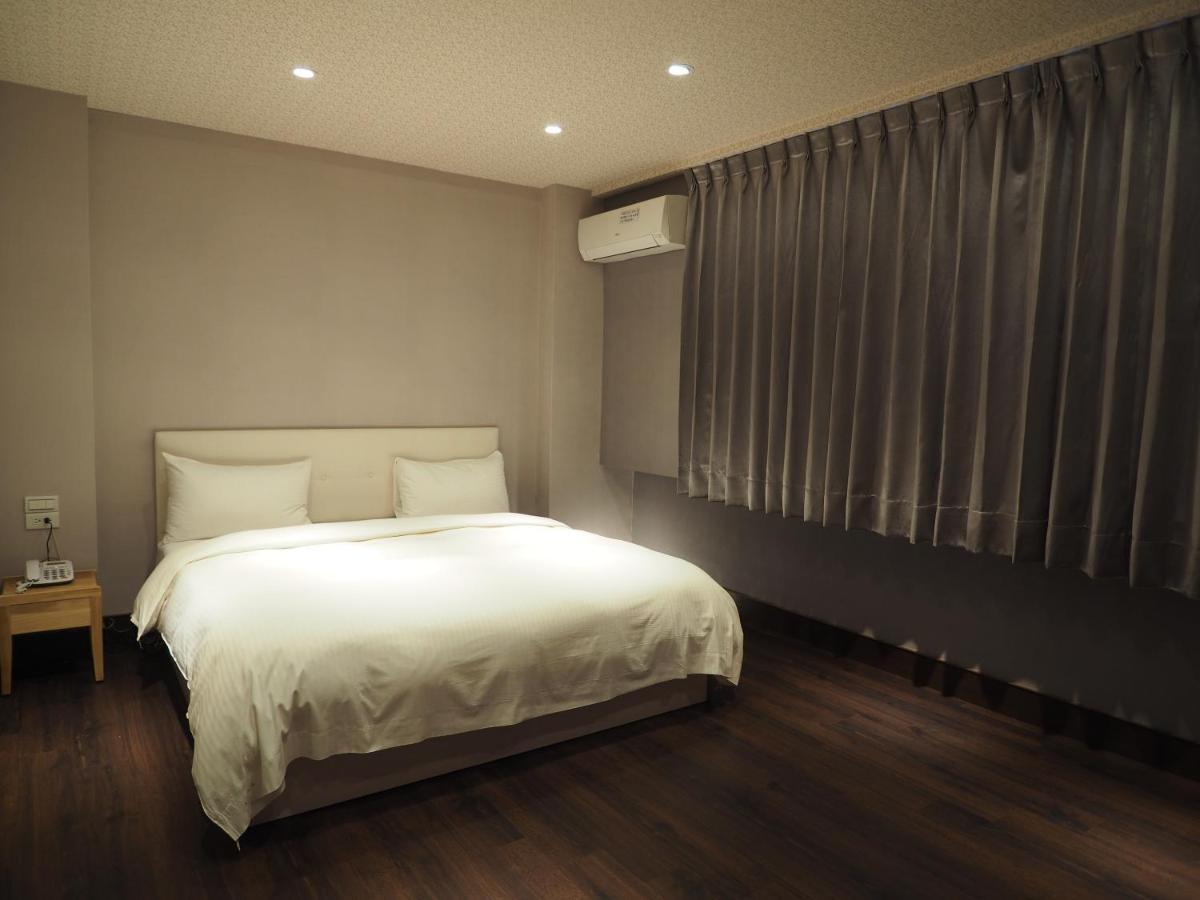 Day Chen Hotel Yilan Екстер'єр фото